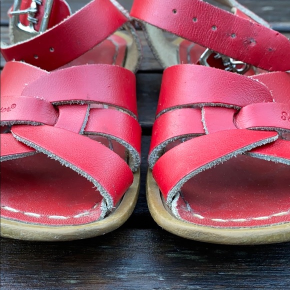 Saltwater sandals size 7 - Picture 2 of 5